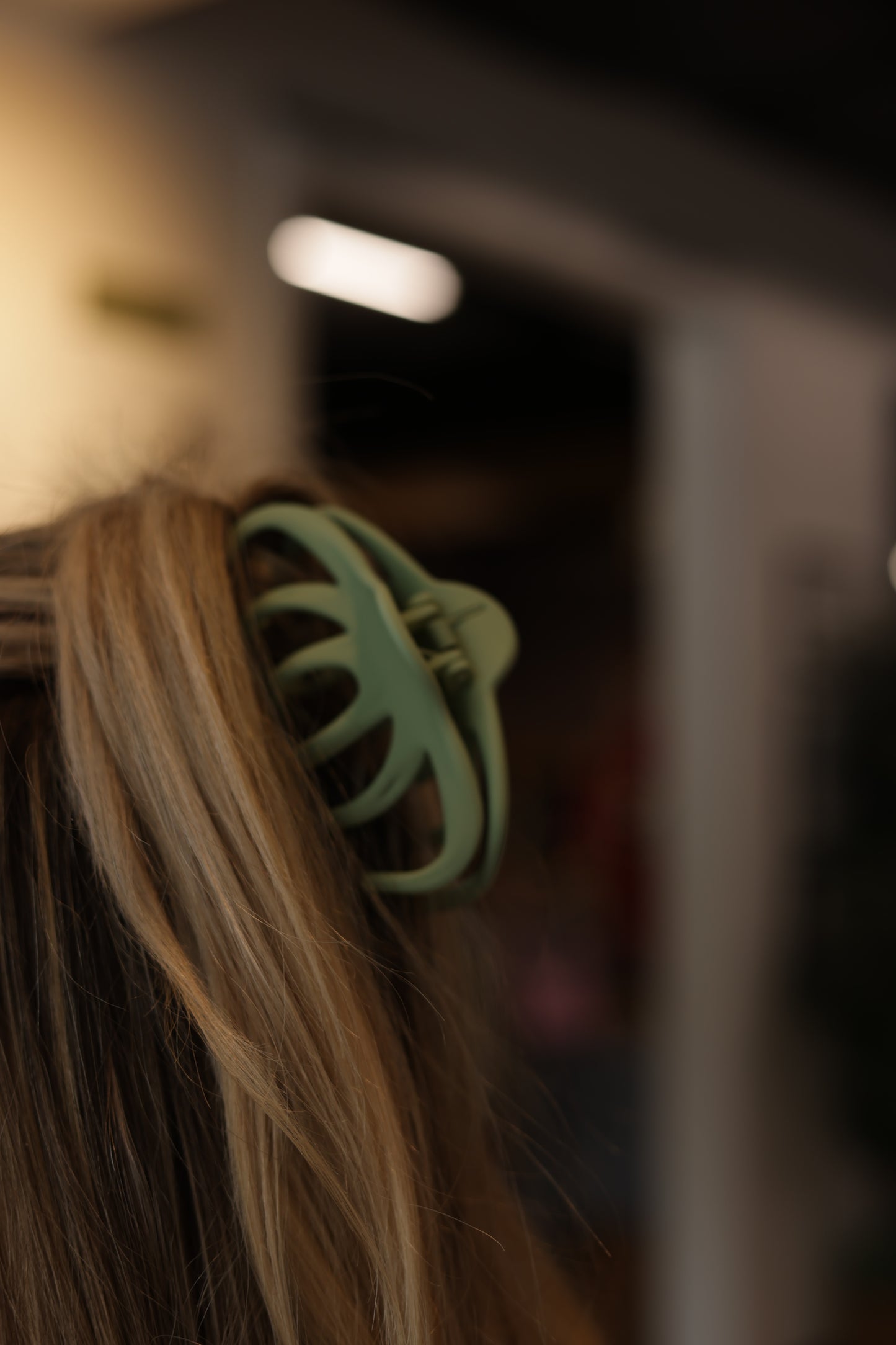 Oversized Slicked back Hair Claw Clip