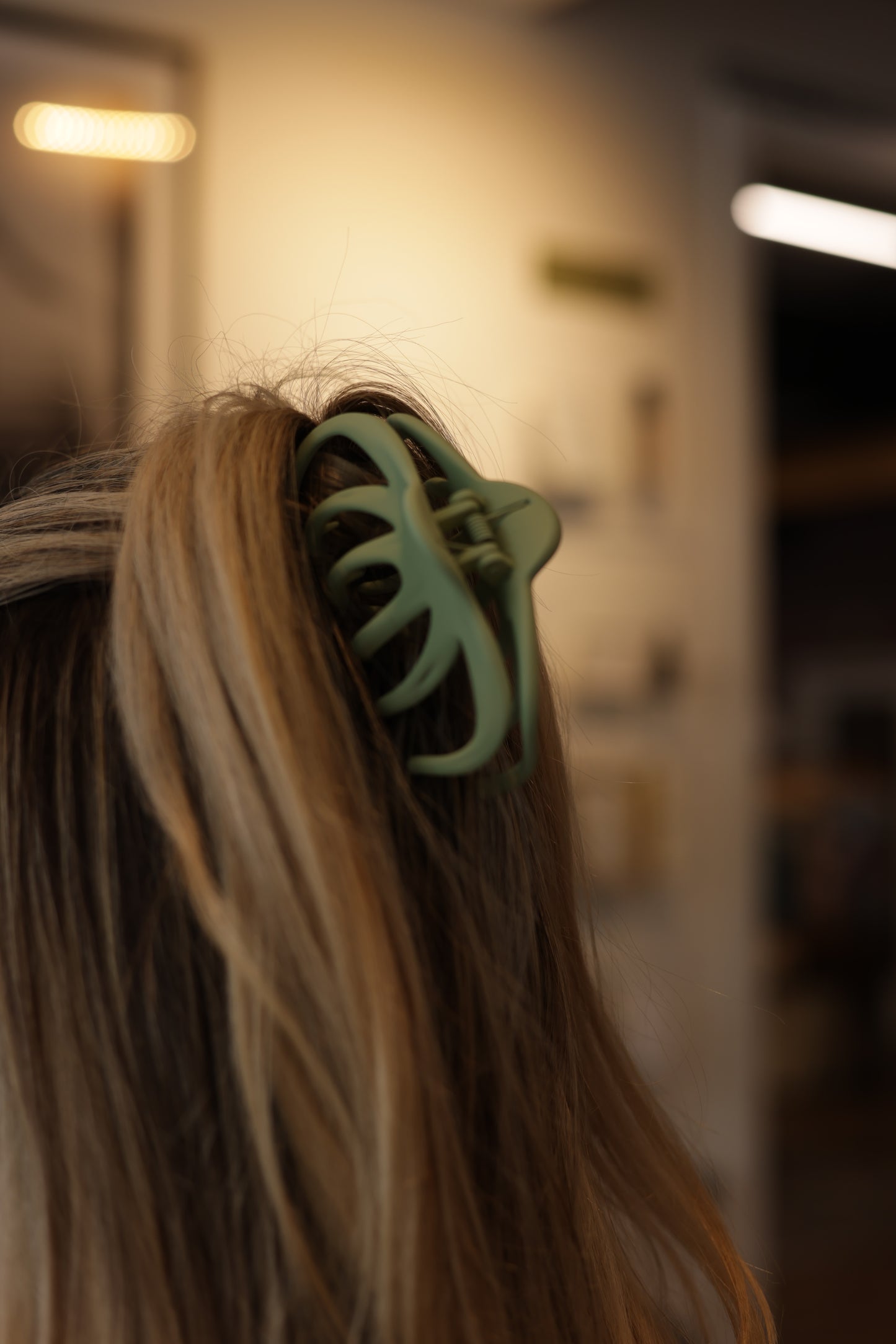 Oversized Slicked back Hair Claw Clip