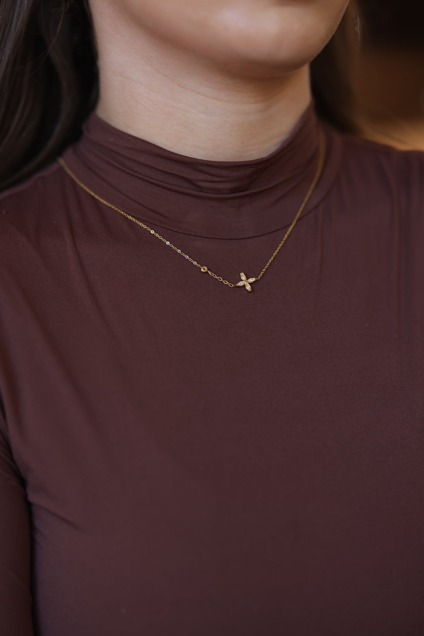 Clyra 18K Gold Non-Tarnish Dainty Flower Pendant Necklace