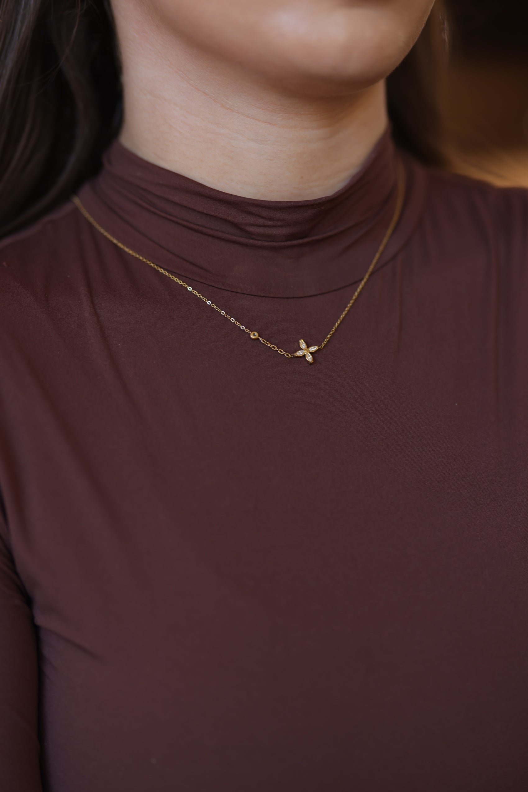 Clyra 18K Gold Non-Tarnish Dainty Flower Pendant Necklace