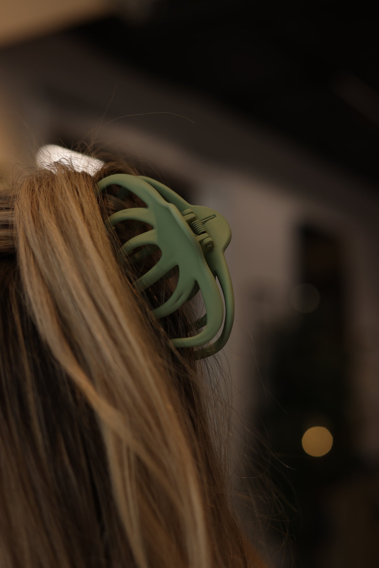 Oversized Slicked back Hair Claw Clip